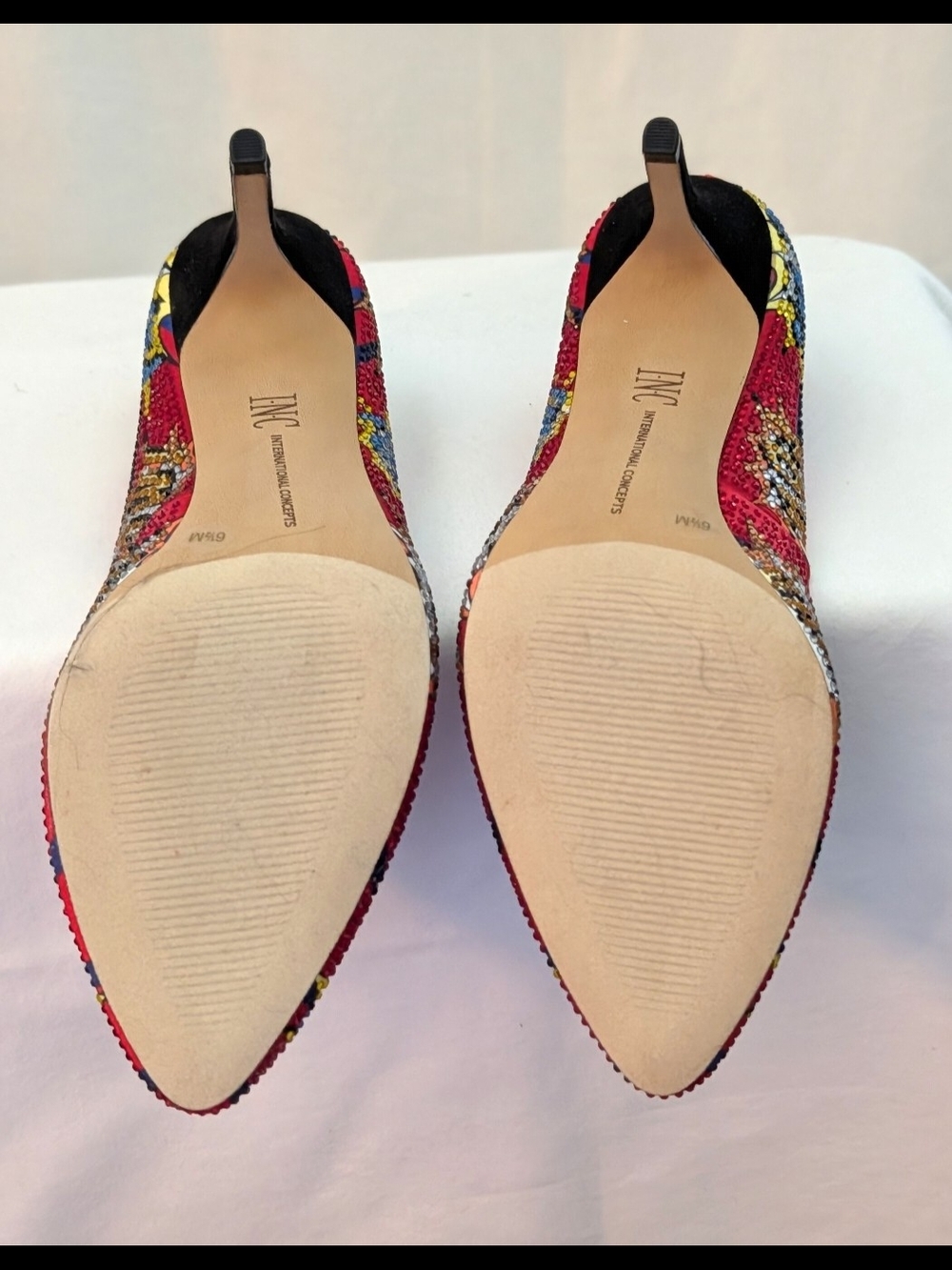 INC Red Comic-Print Rhinestone Womens High Heels - Picture 4 of 4